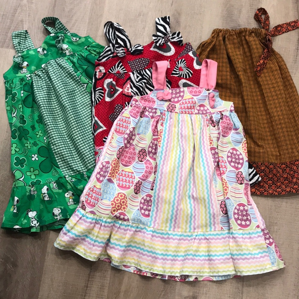 Size 4 Set of 4 Holiday Knot Dresses